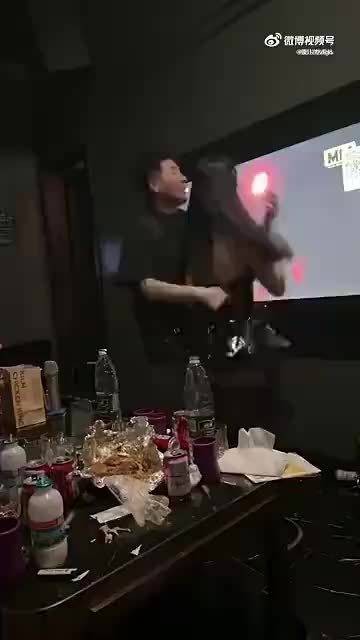 玩归玩，闹归闹KTV里别拍照