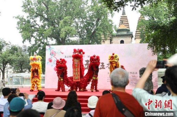 古寺吟诗赏民俗 五塔寺端午文化嘉年华在京举办