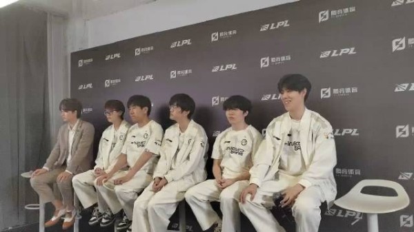 TheShy谈八年职业生涯成长,坦言未辜负选手身份