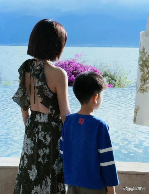 陈妍希晒离婚后首个生日在洱海和儿子相依看海的背影照