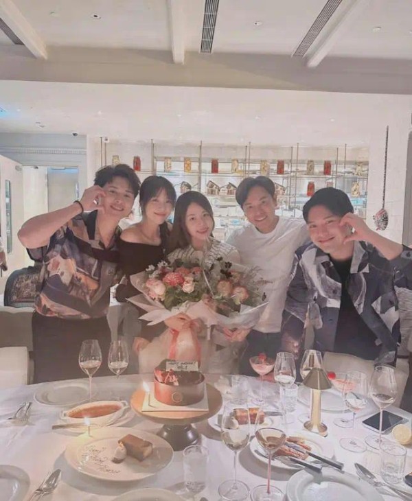 23岁港姐终极回应与郭晋安父女恋！大晒对话截图，证与神秘男约会真相！