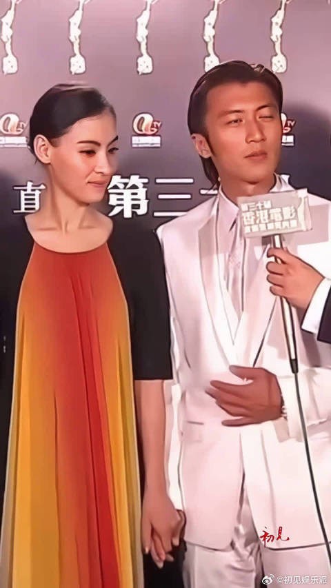 曾经最被大家看好的最般配的一对金童玉女，如今各奔东西