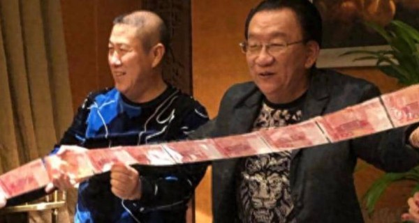 知名作家王朔怼侯耀华：侯家以前就是要饭的，在这儿装什么豪门？