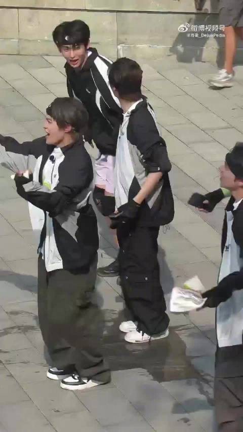 威神V亮相全员加速中，活力路透引期待