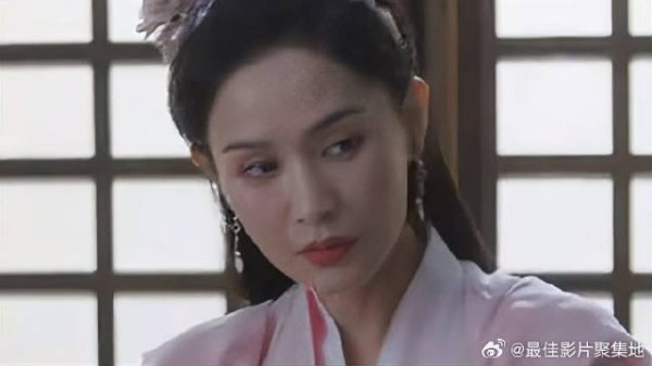 姬谭音对狐仙大祭司感兴趣,打算要做他的婢女