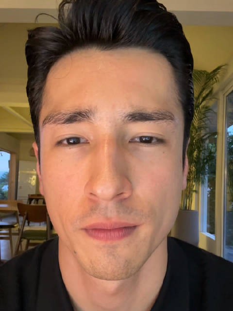 一位完美继承了父母颜值的混血帅哥走红！颜值就是万能通行证啊