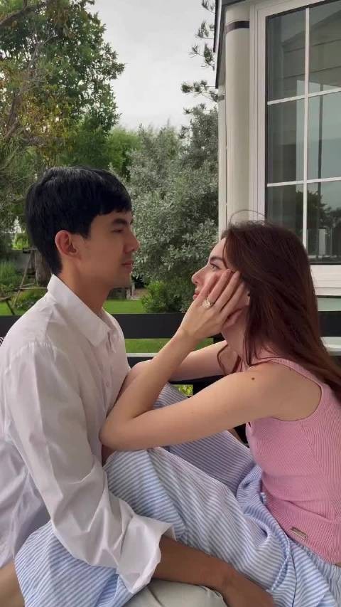 Mai官宣订婚,怎么长相普通的男的总能找到大美女