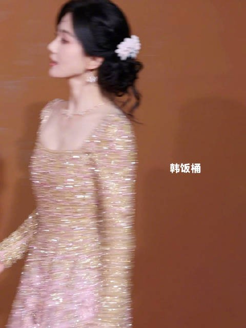 全场最闪耀的刘诗诗来了 姐实在是美得太权威了!