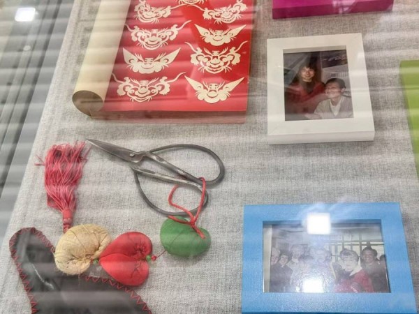 将生活所得凝练于纸面，上海非遗剪纸作品荟萃展在虹口开幕