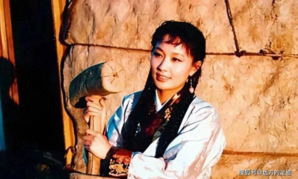 那个内蒙古女孩一家是怎么轻轻松松两代人都吃上文化产业饭的？