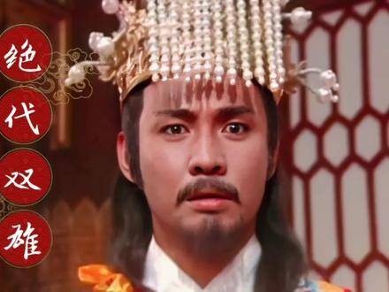 新加坡经典历史剧《绝代双雄》的主题曲风雷动,由萧丽珠演唱