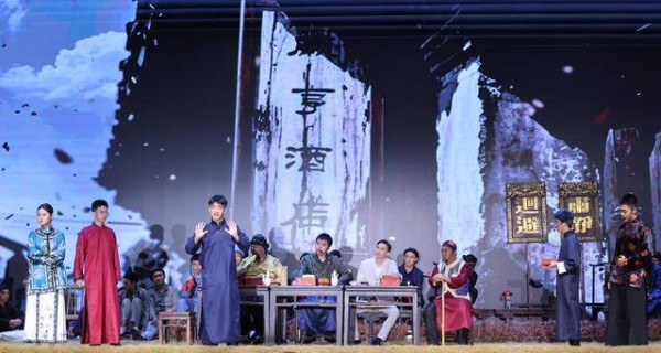 把经典阅读搬上舞台——北京中学生演绎话剧《呐喊》