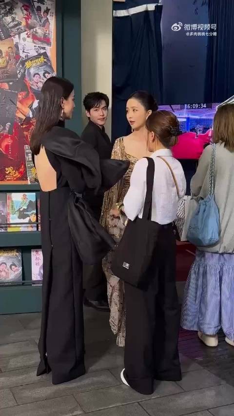 宋佳你到底有多少个好妹妹！这也太会撩了吧，指尖一勾一挑，我已经沦陷了！