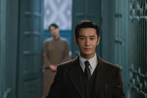 从《潜行者》到《潜渊》，再演谍战剧，黄晓明又是令人一言难尽！