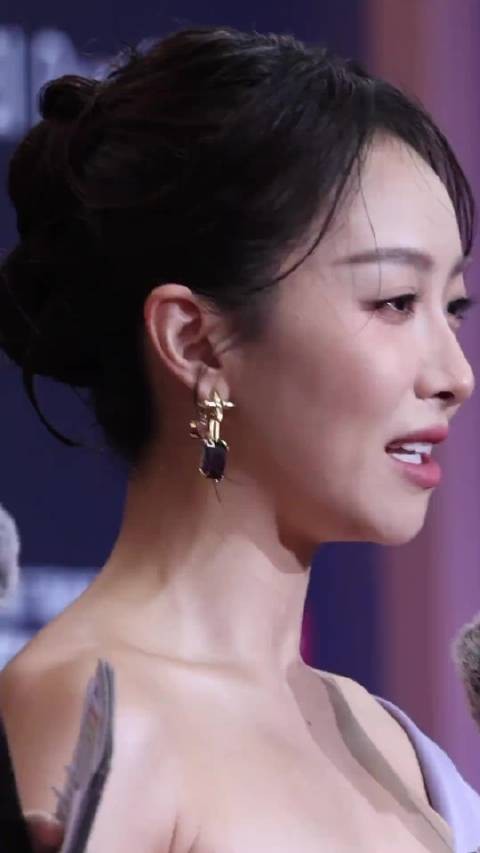 宋茜亮相微博电影之夜状态极佳
