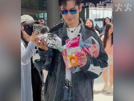 黄晓明称被虞书欣活力感染