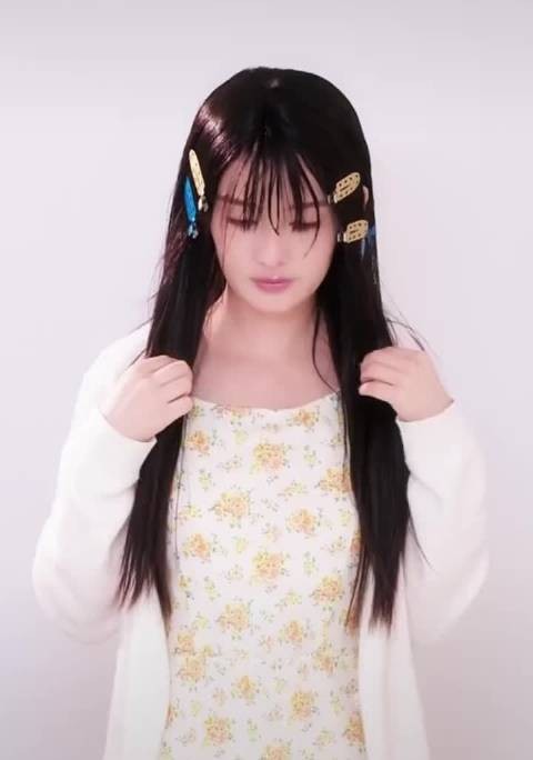 李沁变装视频遭吐槽,网友批妆造滤镜不佳
