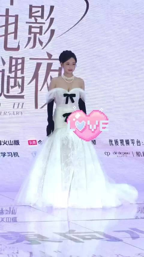 程潇好美好辣哦！这个身材太嘶哈了