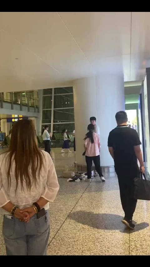 “有病吧?这男的……”