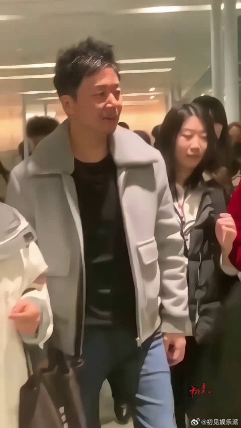 看看这位明星你认识吗，看到他的造型，网友沸腾了