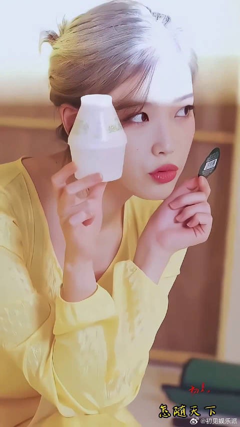 今天就做一个安静的美少女，怼脸拍，iu李知恩