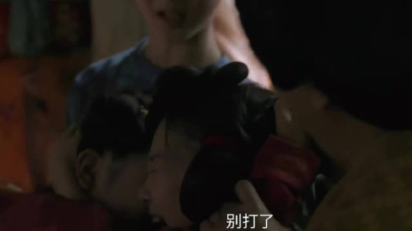 李善德女儿因被嘲头大与同伴争执