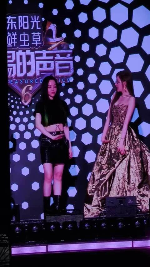 张靓颖张天爱同台九万字高燃来袭