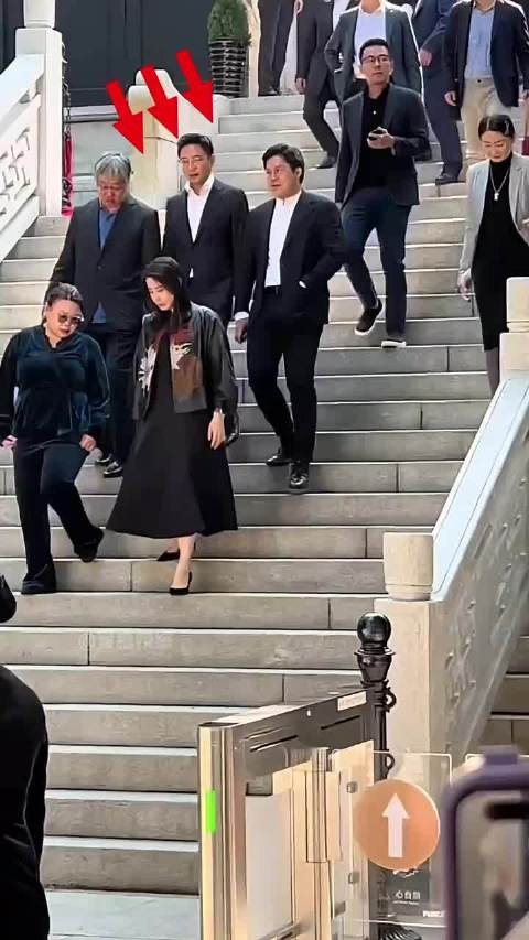 为何小叔子霍启山,总对郭晶晶形影不离?得知真相才知他的小心思