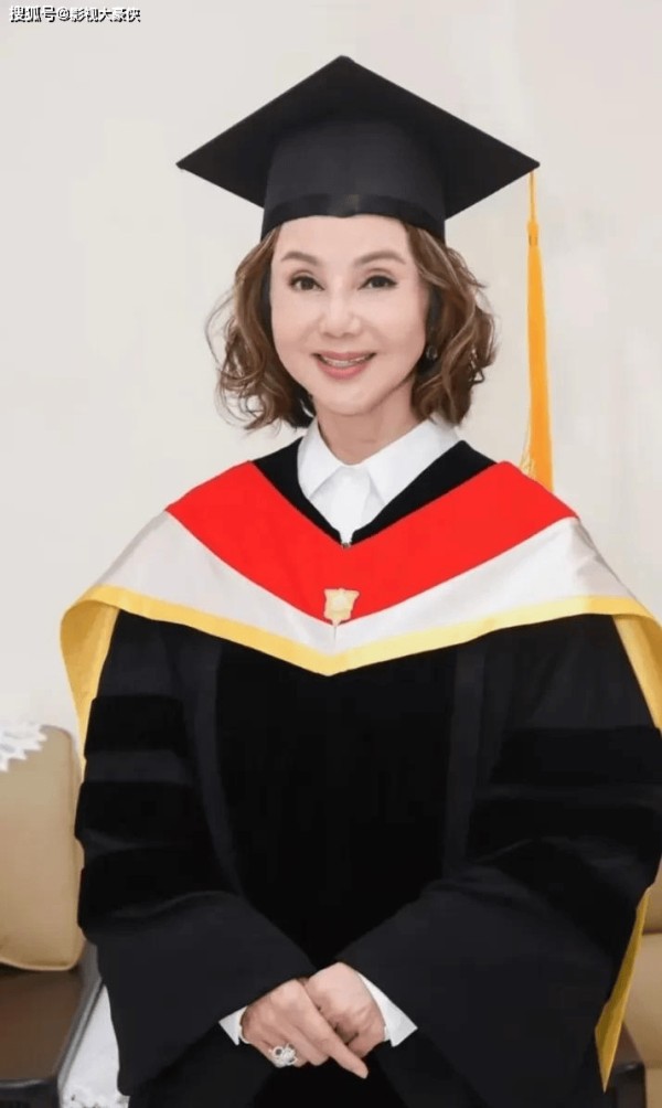 69岁谢玲玲获颁文学博士，从女星到豪门贵妇到商业女强人的转变