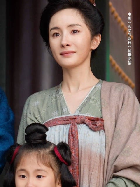 杨幂无声落泪演绎离别情深,主演票房突破80亿