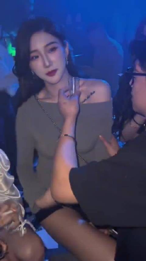 怪不得男朋友喜欢去酒吧