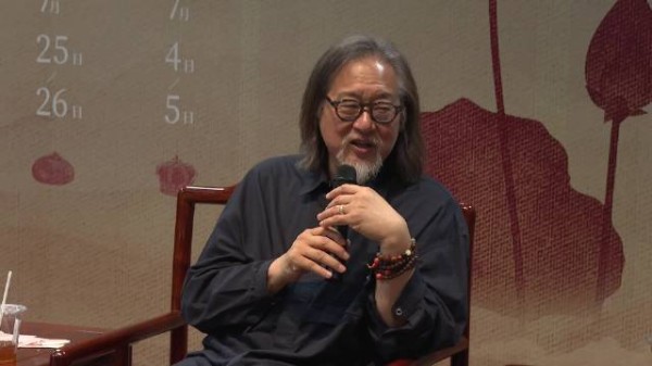 《镜花水月》聚焦复仇与人性,融入魔幻现实主义,探讨角色的生活路径选择