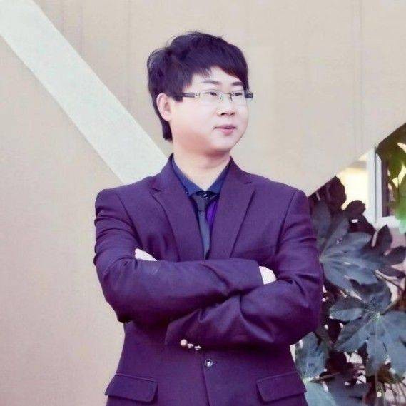 青年作家李军君：在钢筋丛林种出诗意星空的人
