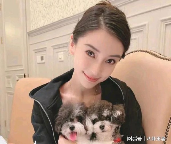 叶珂登堂入室！baby紧急搬离黄晓明上亿豪宅，儿子小海绵罕见出镜