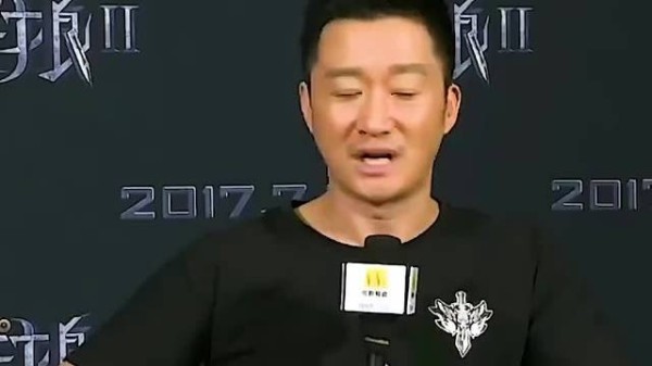 吴京怒怼某些观众,看不惯别看!真是一个钢铁纯爷们