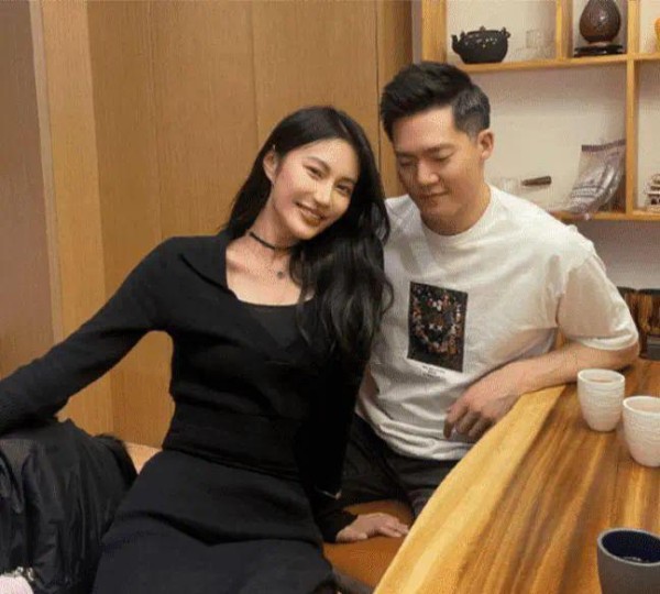 豪门梦碎！奚梦瑶富二代表哥官宣恋情，何猷君不送祝福直接取关