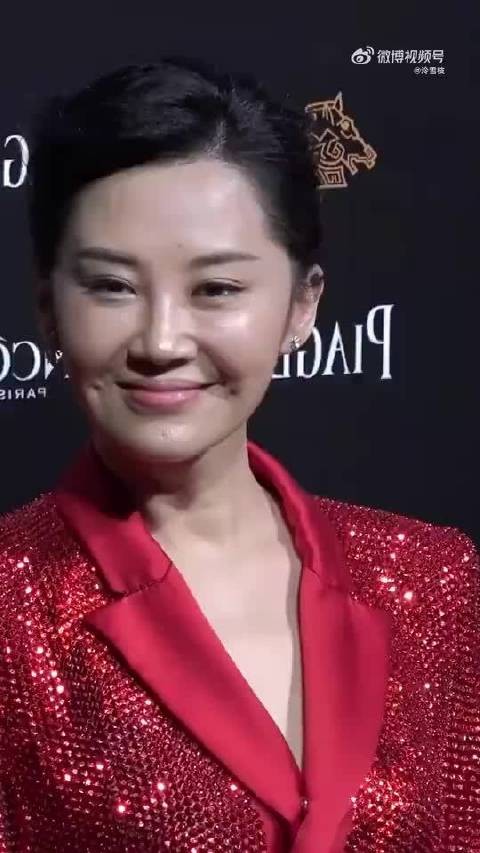 许晴出席活动，觉得她变了，但是又说不出来哪里