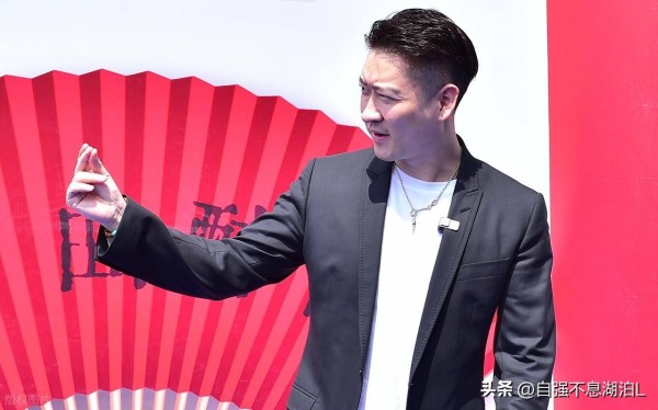 曹云金获姜昆大师力挺，相声界新星冉冉升起？