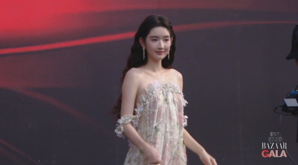 王玉雯 好美的花仙子啊 在综艺里好像找到了自我，好快乐