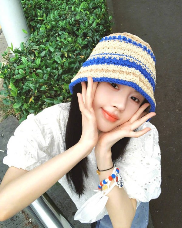 鞠婧祎元气满满。