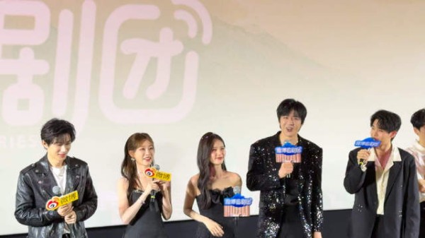 在现场，刘宇宁@摩登兄弟刘宇宁 跟李一桐
