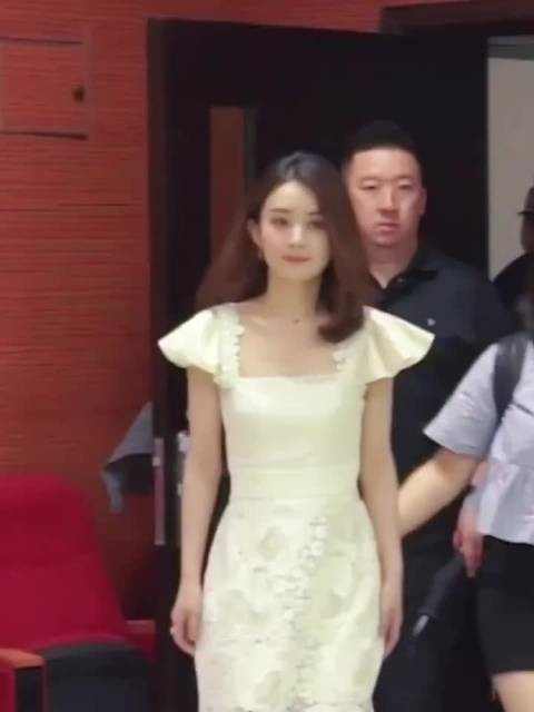 我无名分 我不多嗔 我与你难生恨