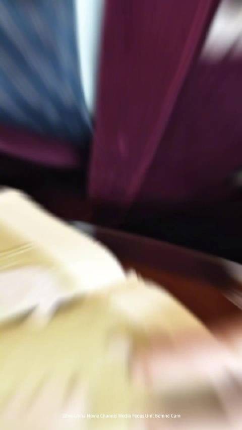 于适沉稳与摩登并存
