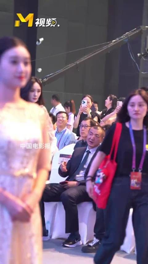 杨幂·行走的衣架，穿什么都好看