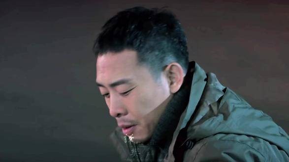 老头，你是不是看我不顺眼？