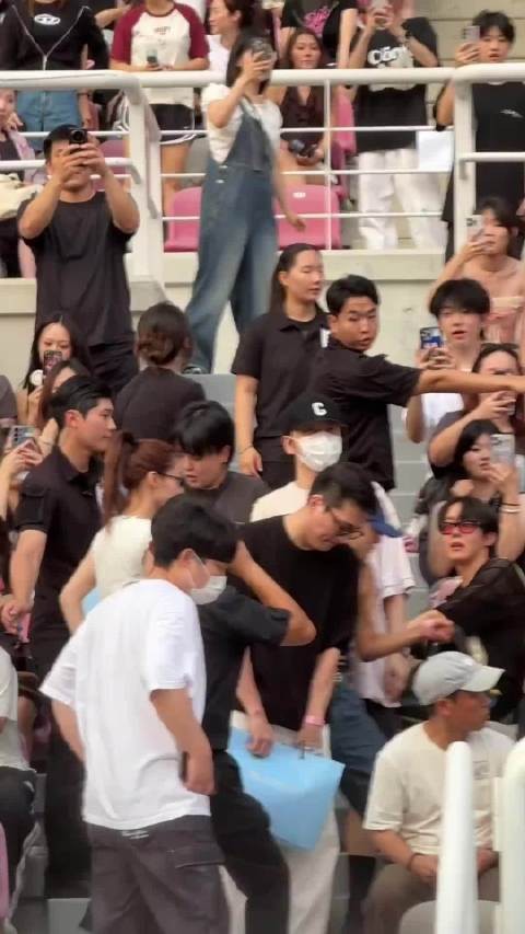 BLACKPINK高阳演唱会林娜琏朴志效同框
