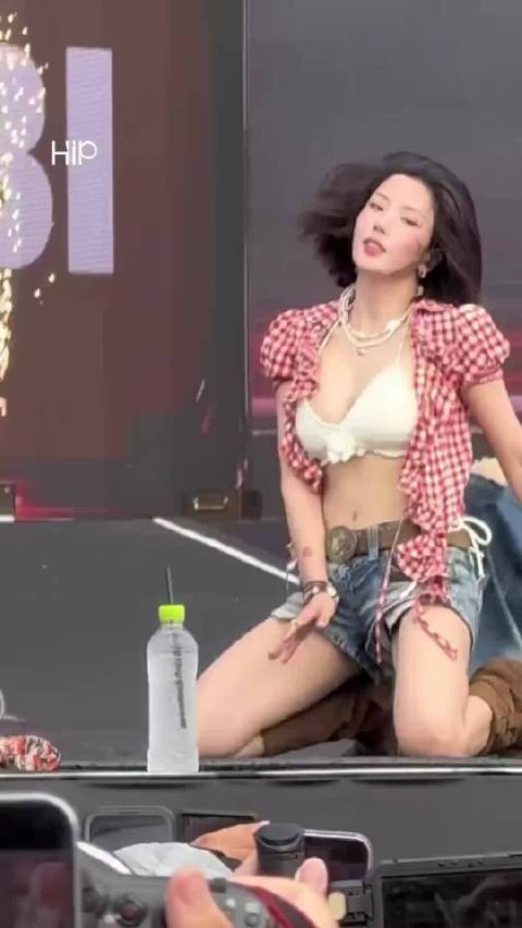 权恩妃 最新水弹音乐节幕后写真