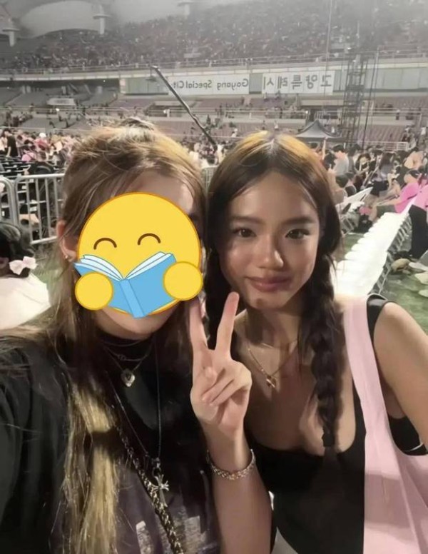 钟丽缇二女儿Jaden小麦色皮肤超健康。