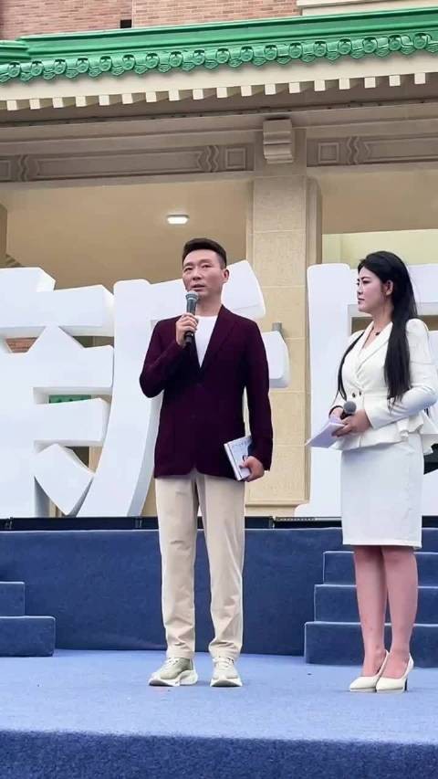 康辉正面回应了为什么不要孩子