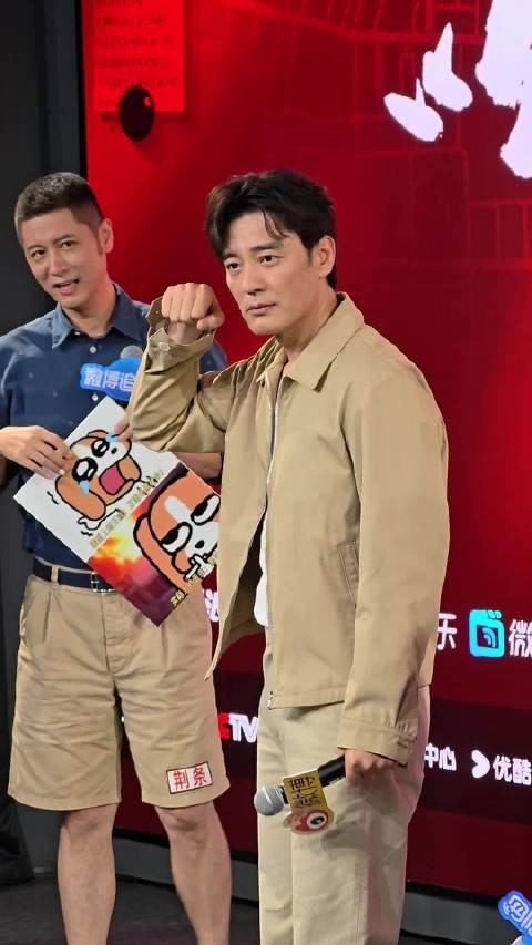 现场，@李光洁 终于在极强的信念感下，完成了自己的首次“啾咪”
